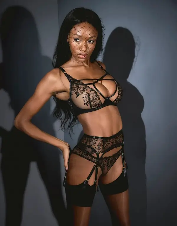 Ozella Suspender Black | Agent Provocateur